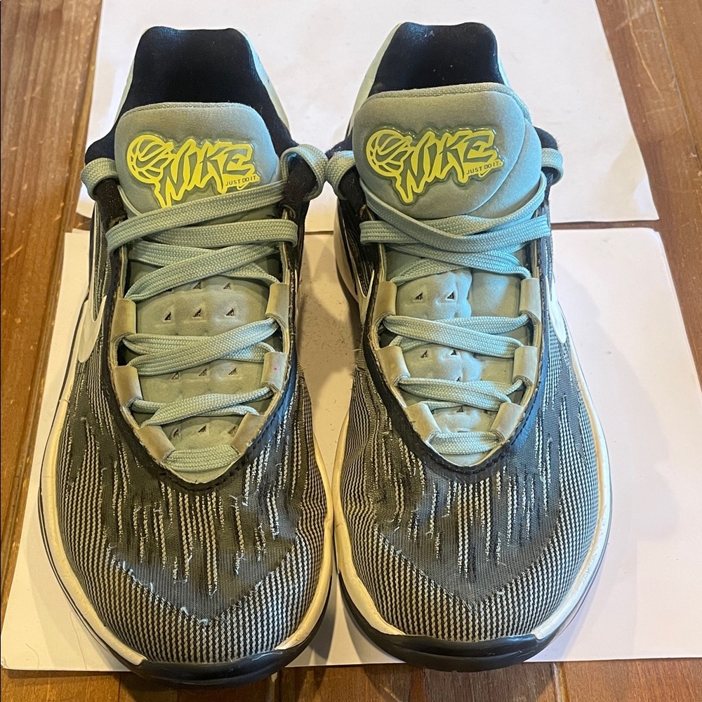 Used Nike Air Zoom GT Cut 2 Jade Black sneakers